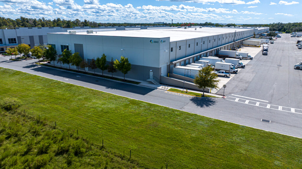 the logistics of a scalable 3pl partner includes large warehouses like this!